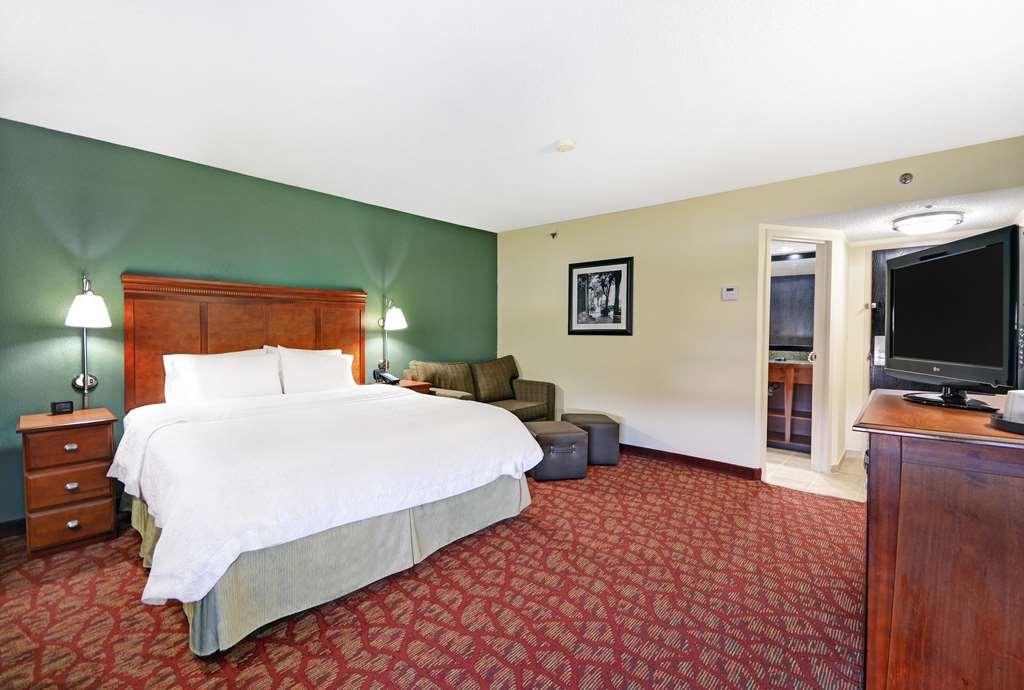 Hampton Inn Athens Room photo