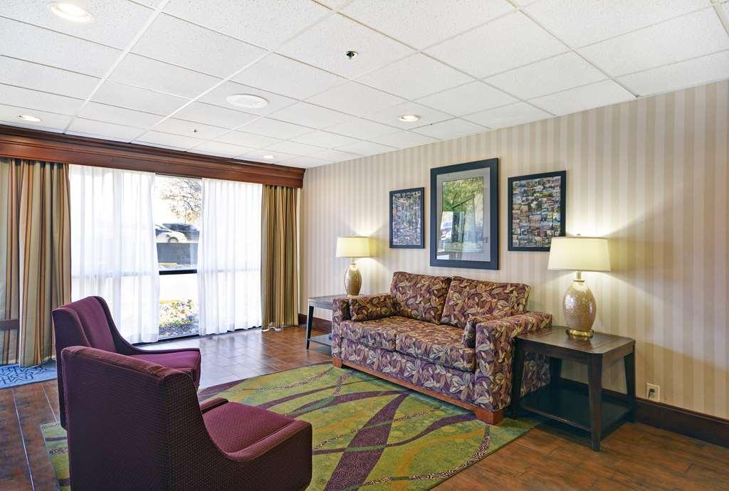 Hampton Inn Athens Interior photo